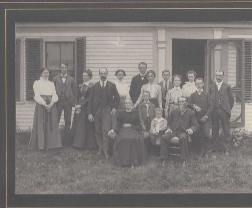 1900FamPhotoChestersMothersSideMason